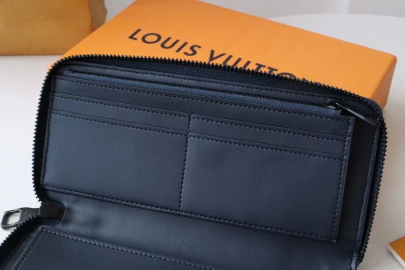 LV Wallets 4178A-0251