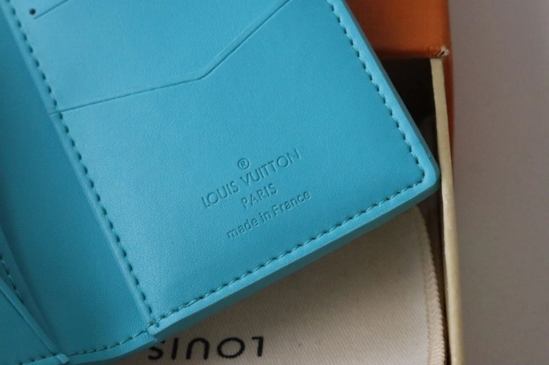 LV Wallets 4178A-0256