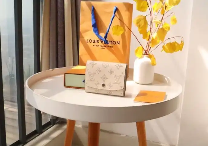 LV Wallets 4178D-0003