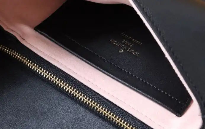 LV Wallets 4178D-0004