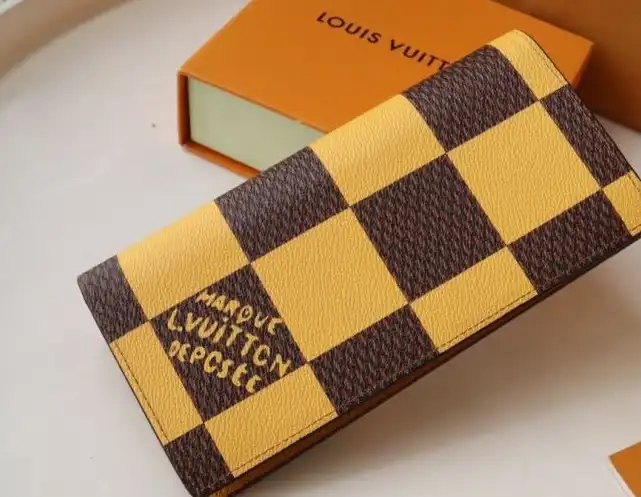 LV Wallets 4178D-0016