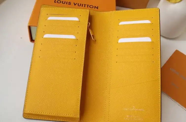 LV Wallets 4178D-0016