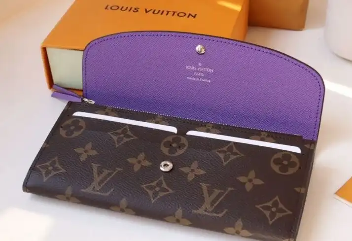 LV Wallets 4178G-0082
