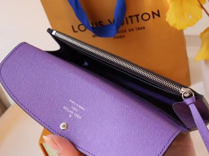 LV Wallets 4178G-0082