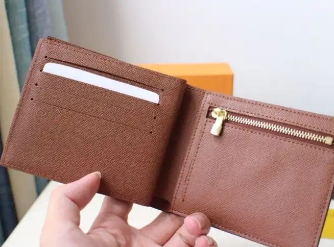 LV Wallets 4178G-0126