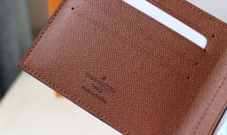 LV Wallets 4178G-0126