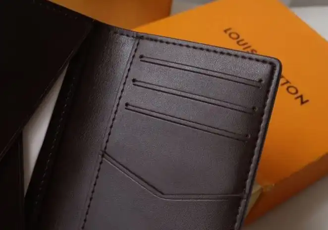 LV Wallets 4178G-0152