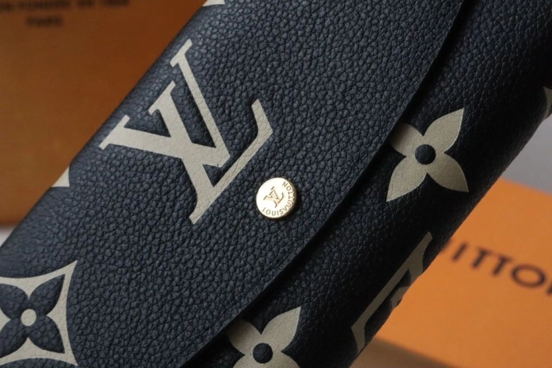 LV Wallets 4178H-0013