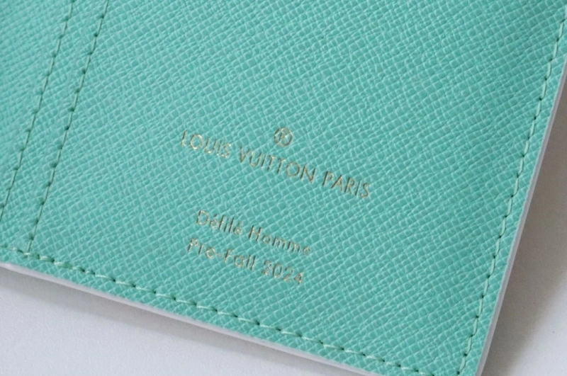 LV Wallets 4178H-0024