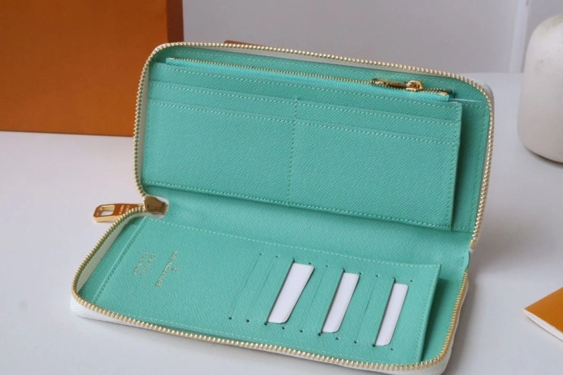 LV Wallets 4178H-0025