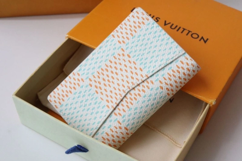 LV Wallets 4178H-0026