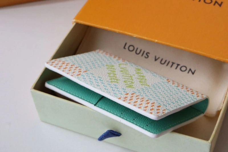 LV Wallets 4178H-0026