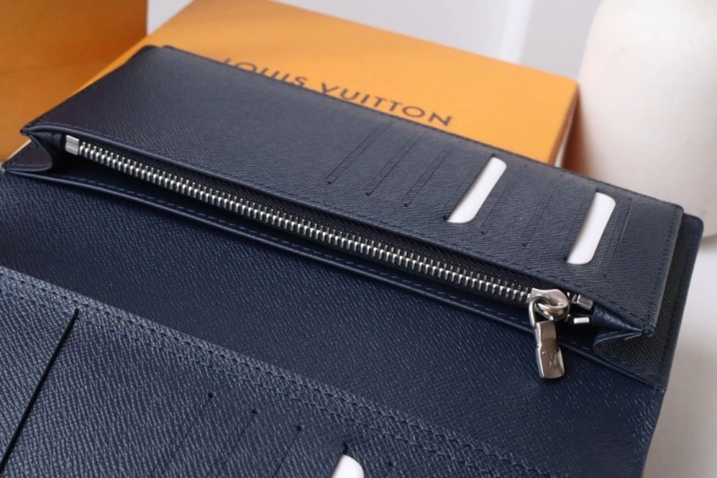 LV Wallets 4178H-0029