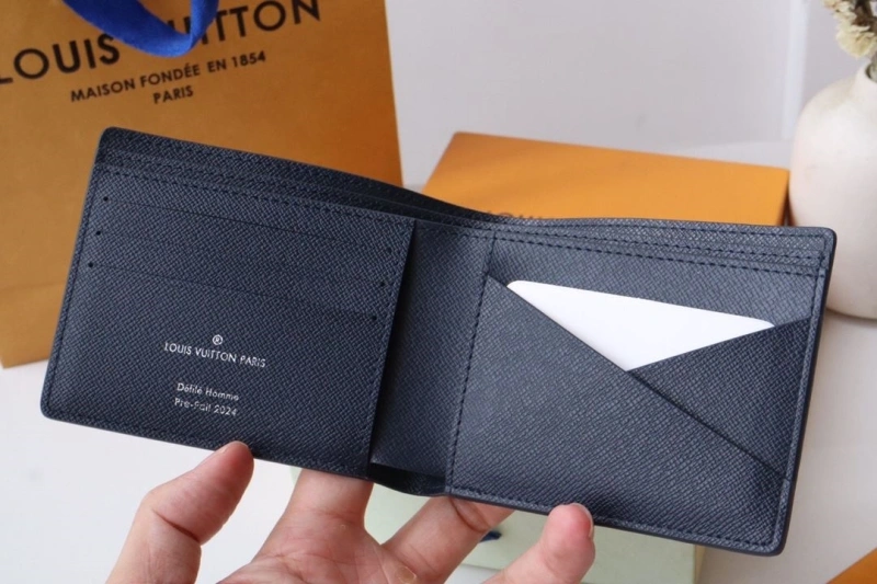 LV Wallets 4178H-0030