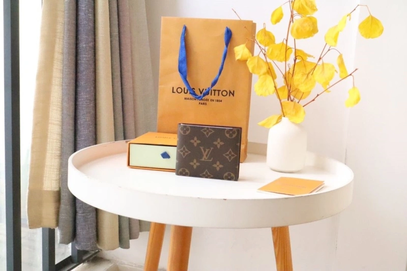 LV Wallets 4178H-0106