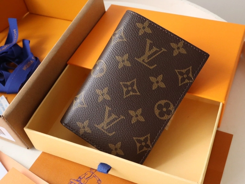 LV Wallets 4192A-0007