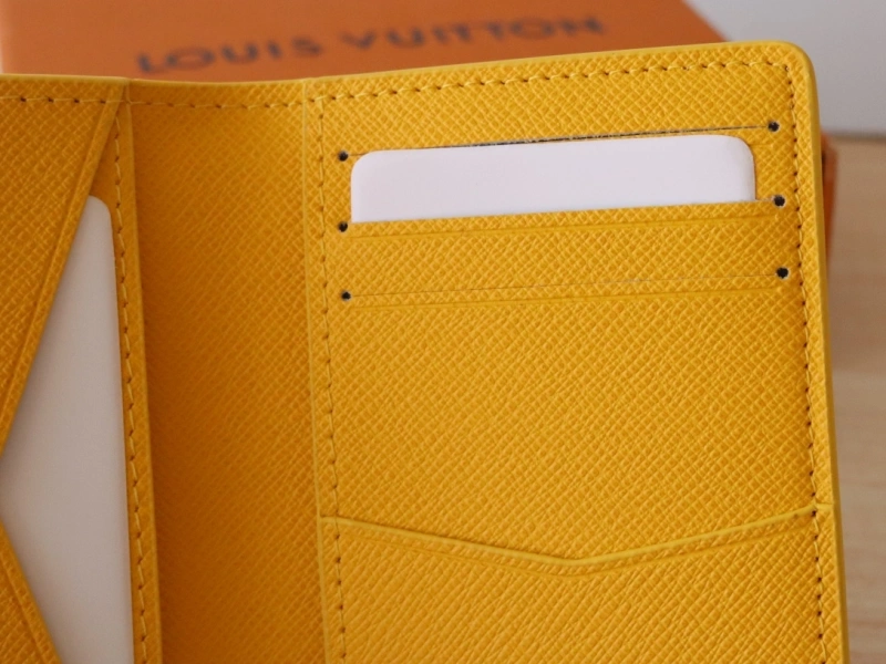 LV Wallets 4192A-0014