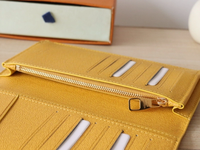 LV Wallets 4192A-0021