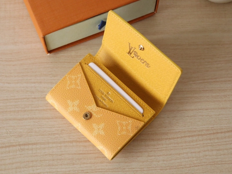 LV Wallets 4192A-0022