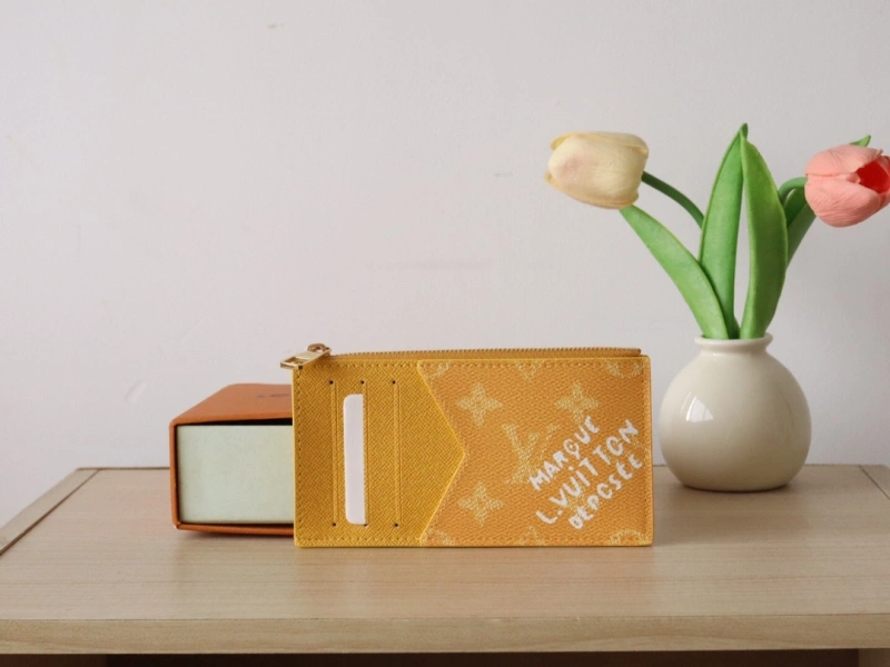 LV Wallets 4192A-0025