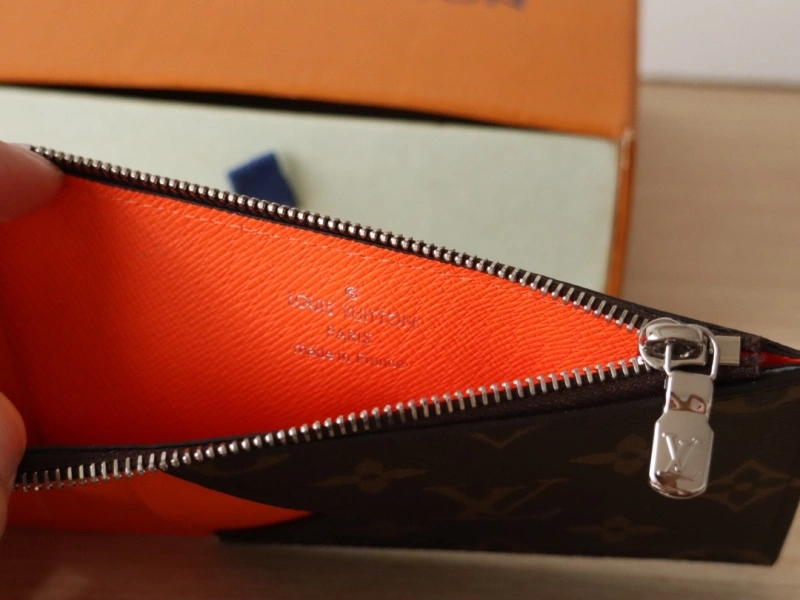 LV Wallets 4192A-0033