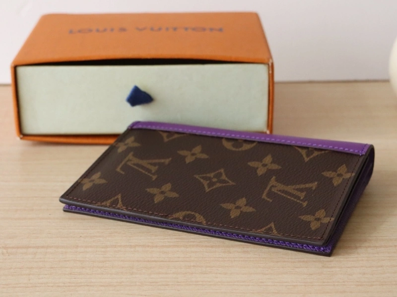 LV Wallets 4192A-0039