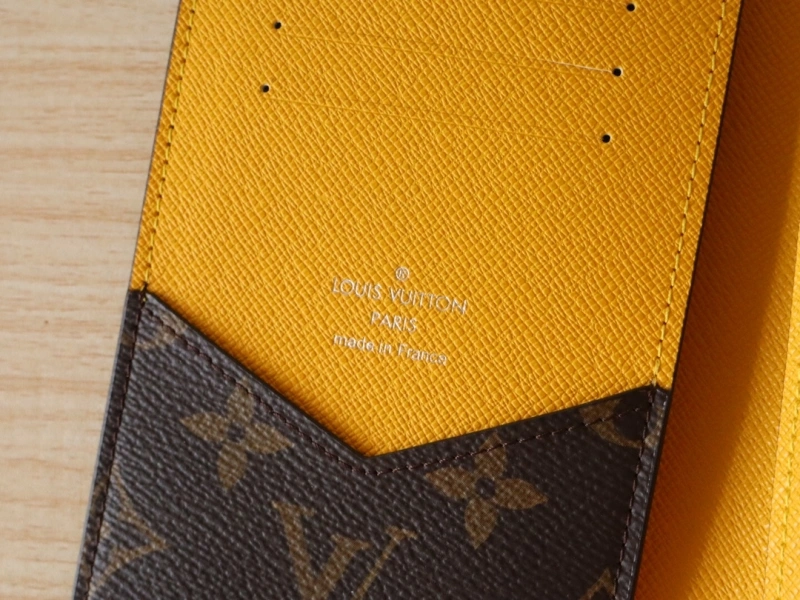 LV Wallets 4192A-0040