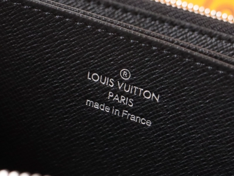 LV Wallets 4192A-0046