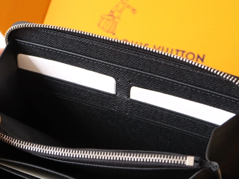LV Wallets 4192A-0046