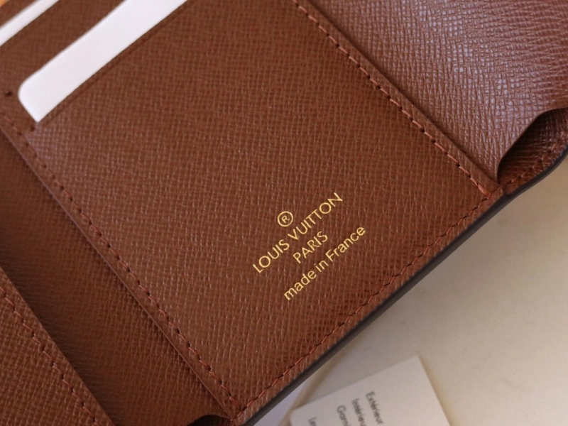 LV Wallets 4192A-0051