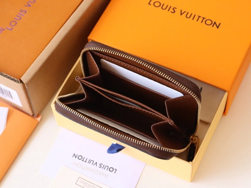 LV Wallets 4192A-0094