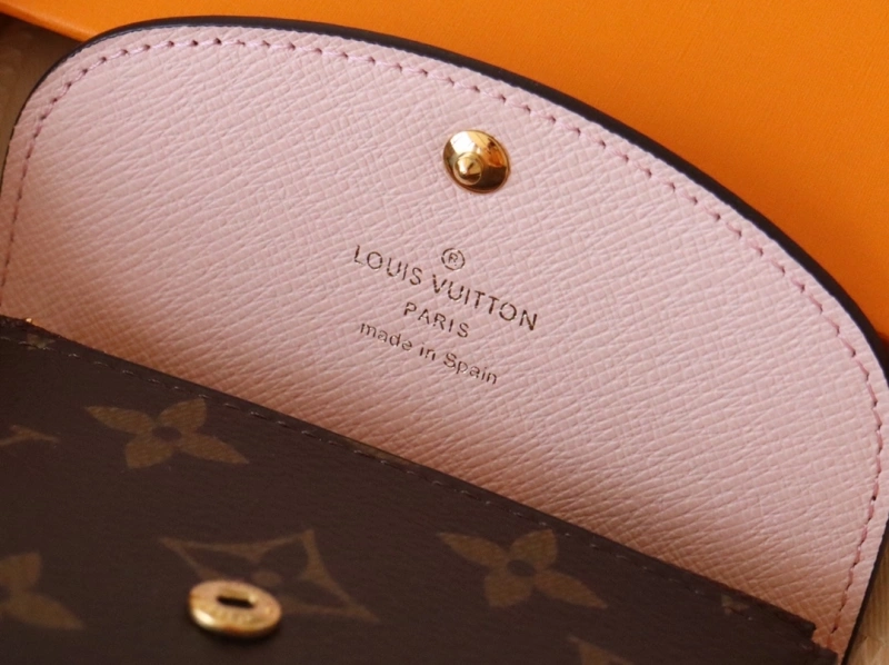 LV Wallets 4192A-0095