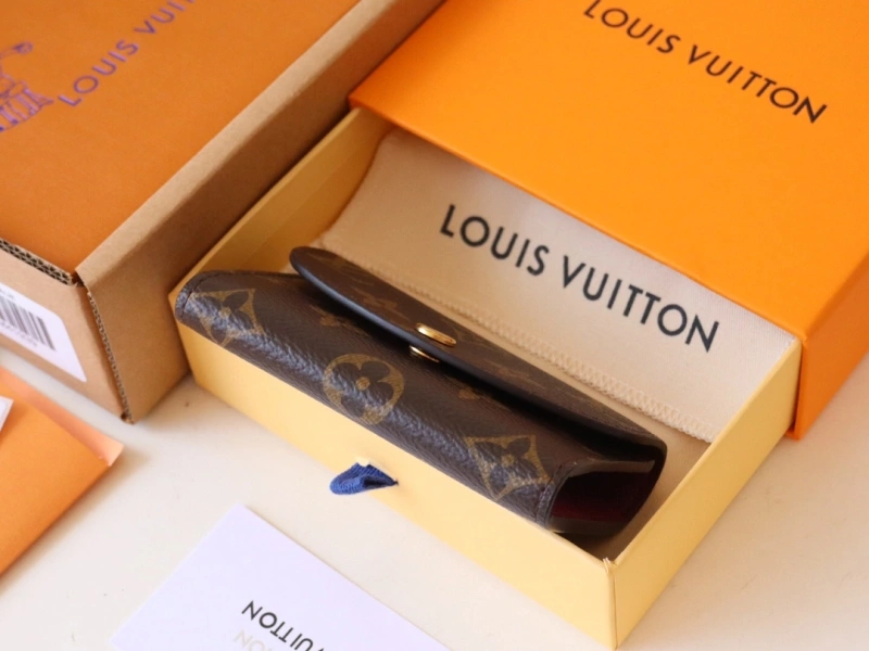 LV Wallets 4192A-0096