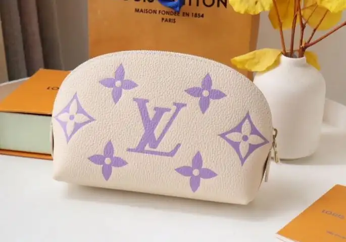 LV Clutch Bags 4192D-0079