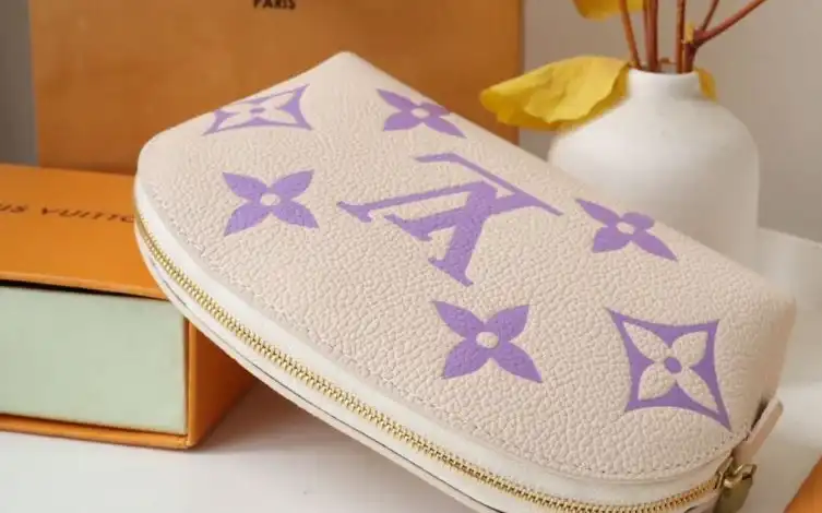 LV Clutch Bags 4192D-0079
