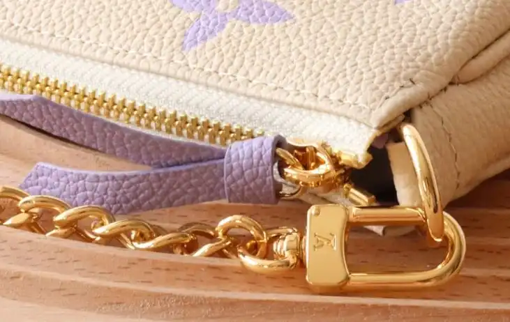 LV Wallets 4192D-0154