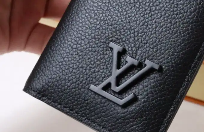 LV Wallets 4192F-0033