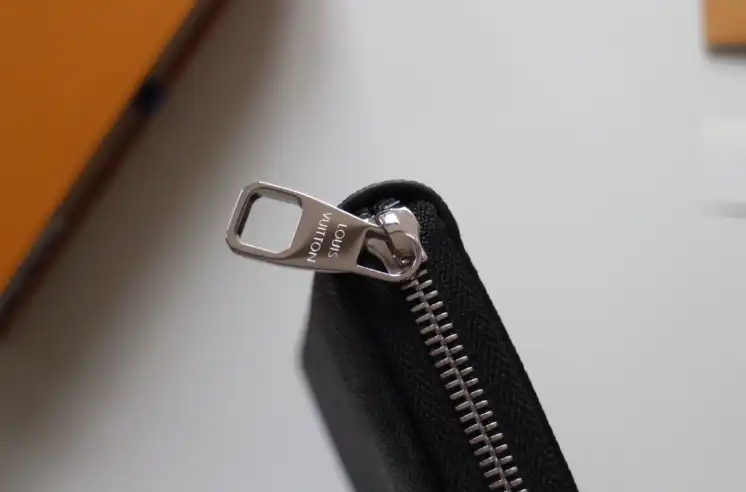 LV Wallets 4192F-0050