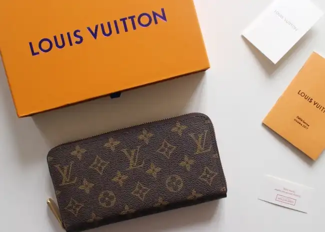 LV Wallets 4192F-0051