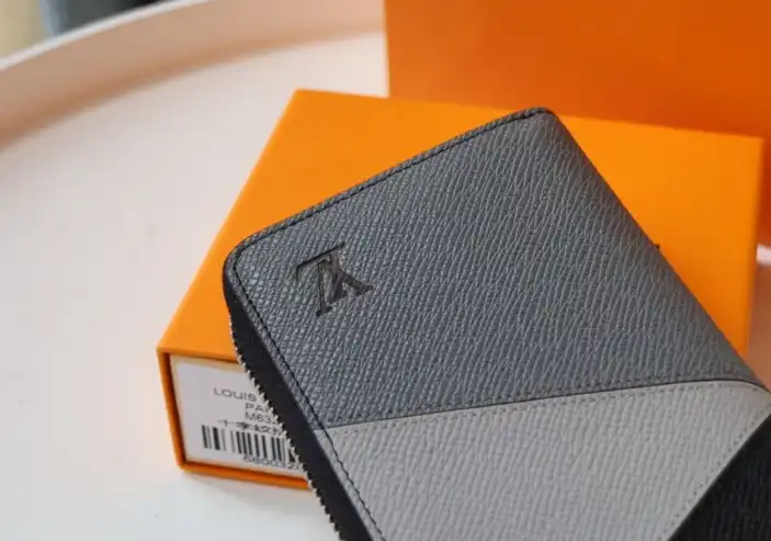 LV Wallets 4192F-0068