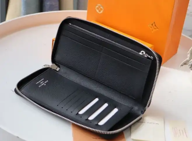 LV Wallets 4192F-0068