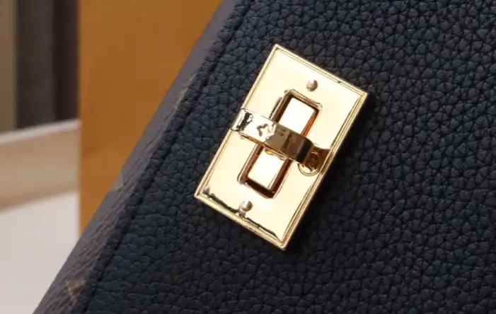 LV Wallets 4192F-0120