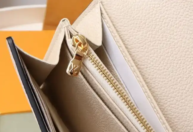 LV Wallets 4192F-0129