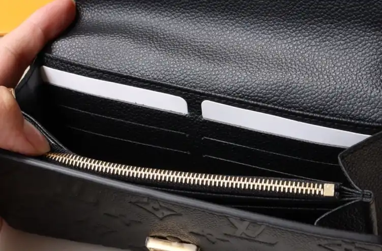 LV Wallets 4192F-0152