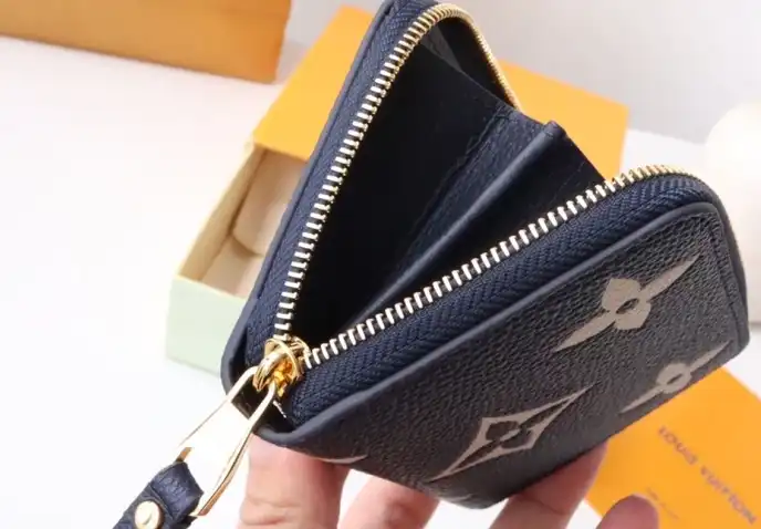 LV Wallets 4192F-0198