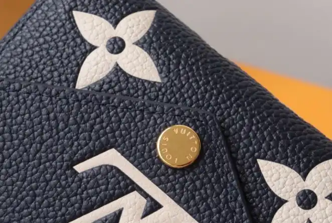LV Wallets 4192F-0202