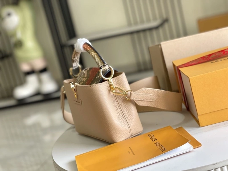 LV Capucines Bags 4194A-0270