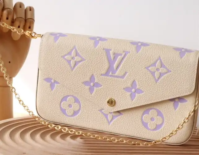 LV Wallets 4206A-0089