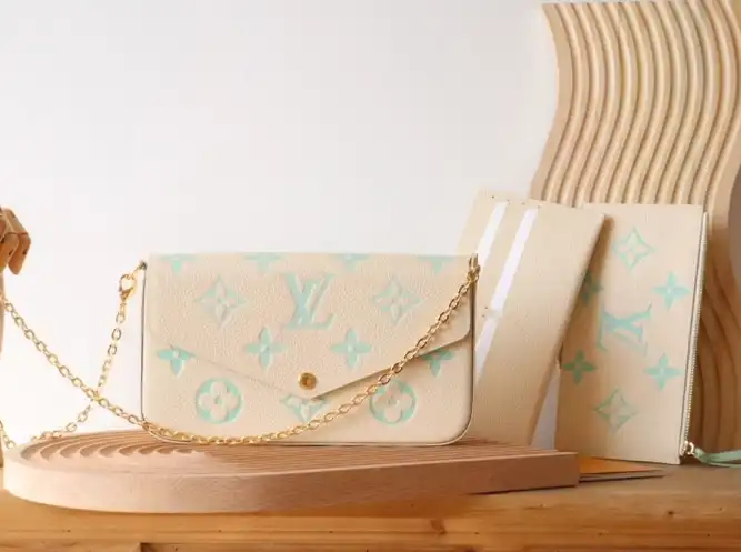 LV Wallets 4206A-0090