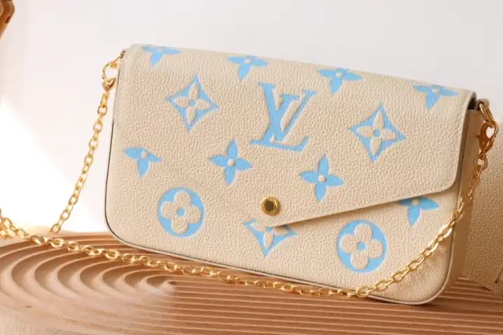 LV Wallets 4206A-0091